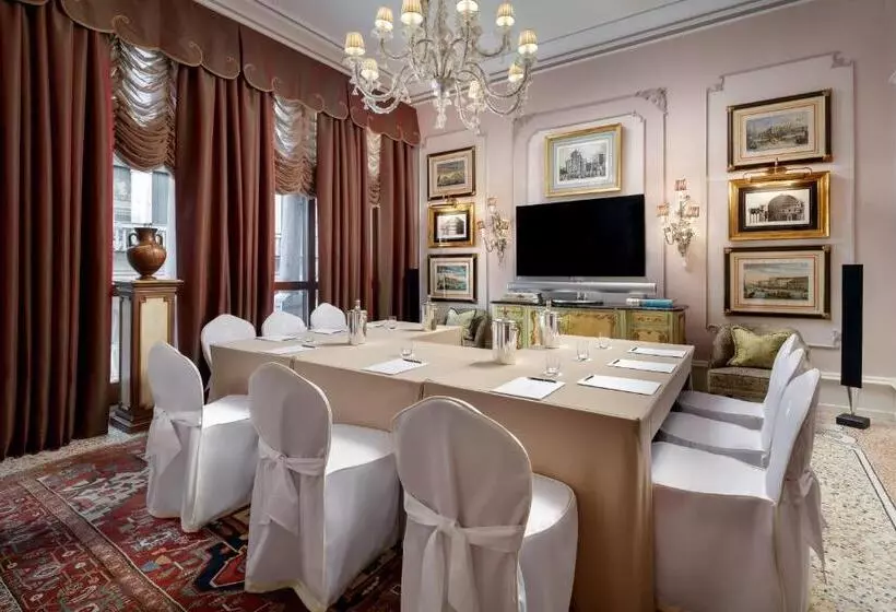 سوئیت با تخت بزرگ, The Gritti Palace, A Luxury Collection Hotel, Venice