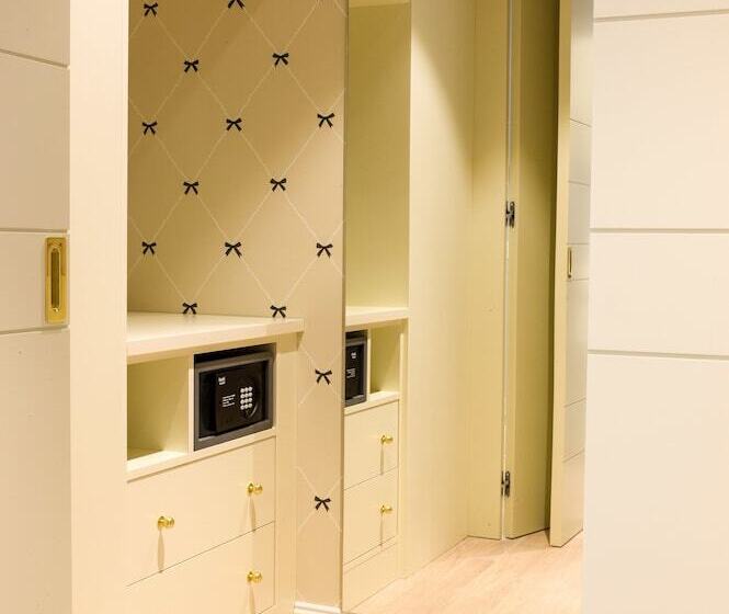 Camera Superiore, Turin Palace