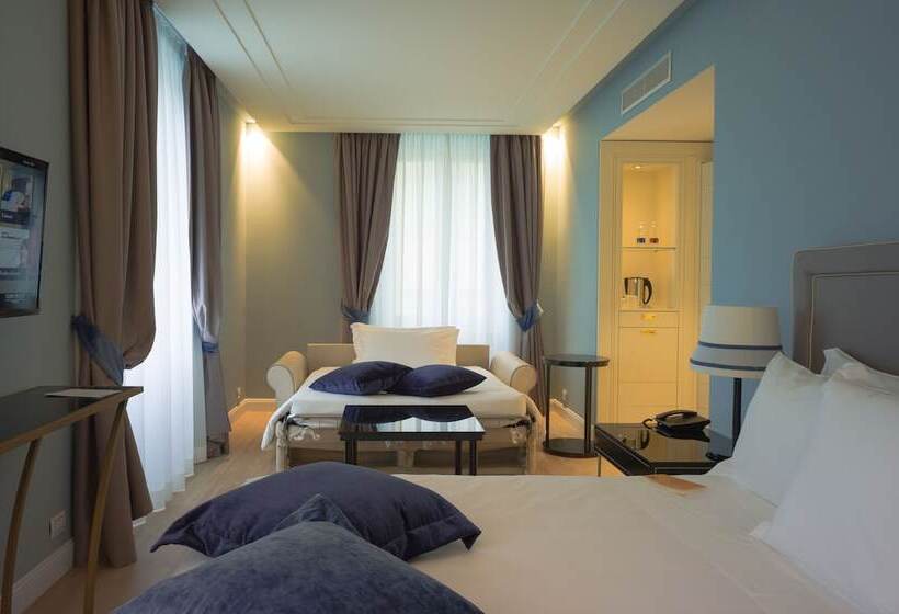 Camera Standard, Turin Palace