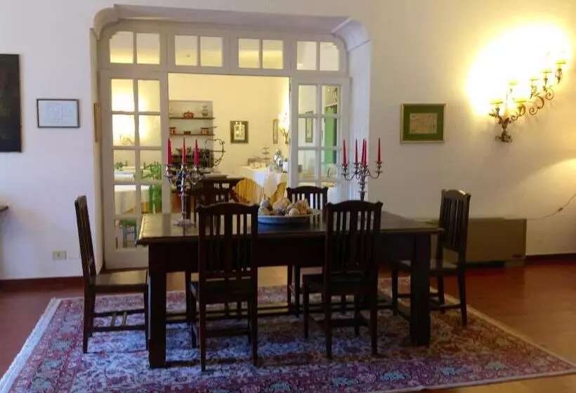 اتاق کلاسیک, Villa Sirina