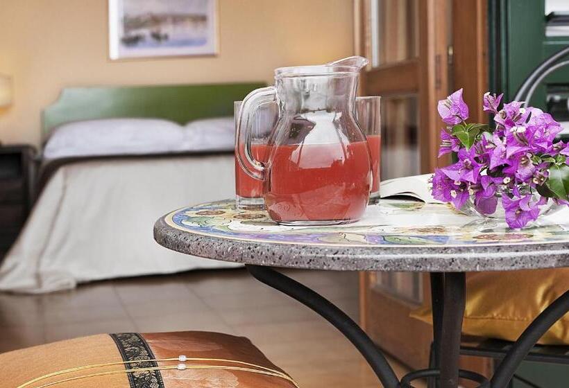 家庭房带园景, Villa Sirina