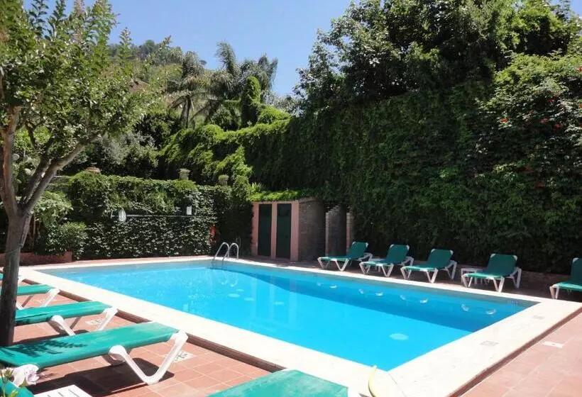 سوییت جونیور با چشم‌انداز دریا, Villa Sirina