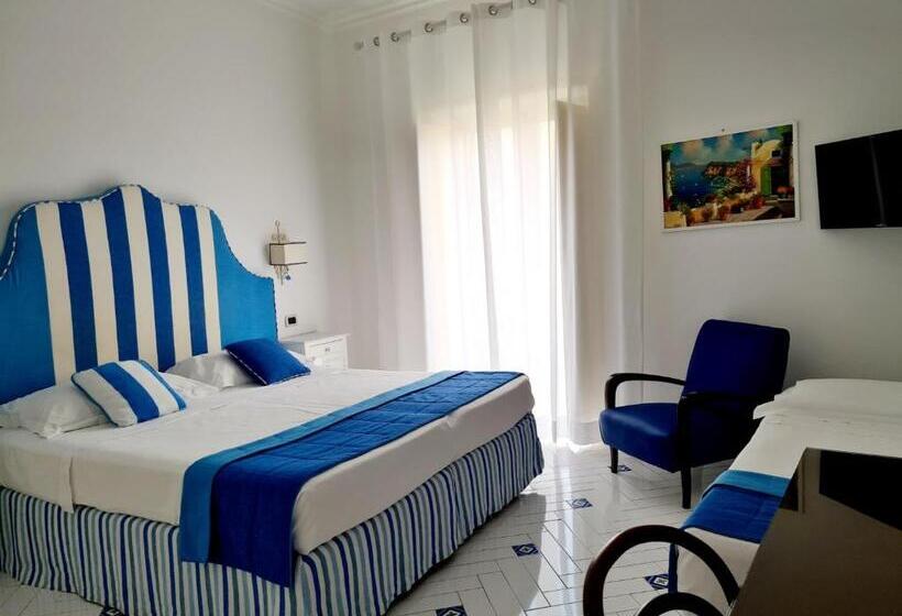 스탠다드 트리플 룸, Villa Di Sorrento