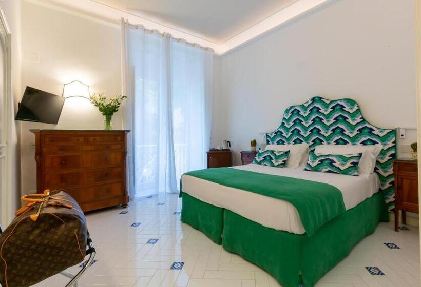 컴포트 룸, Villa Di Sorrento