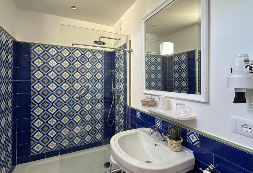 패밀리 룸, Villa Di Sorrento