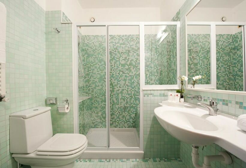 اتاق سوپریور سه تخته, Palace Verona