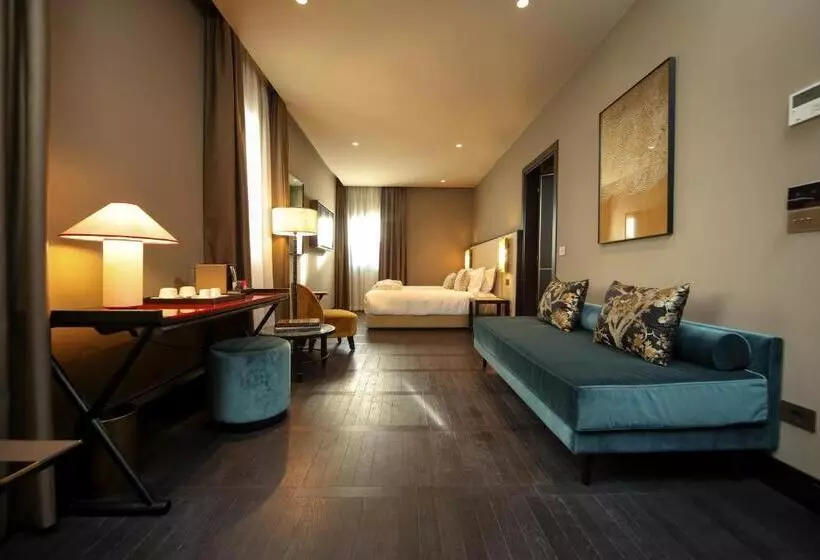 Deluxe Kolmen Hengen Huone, U-Visionary Venezia Hotel