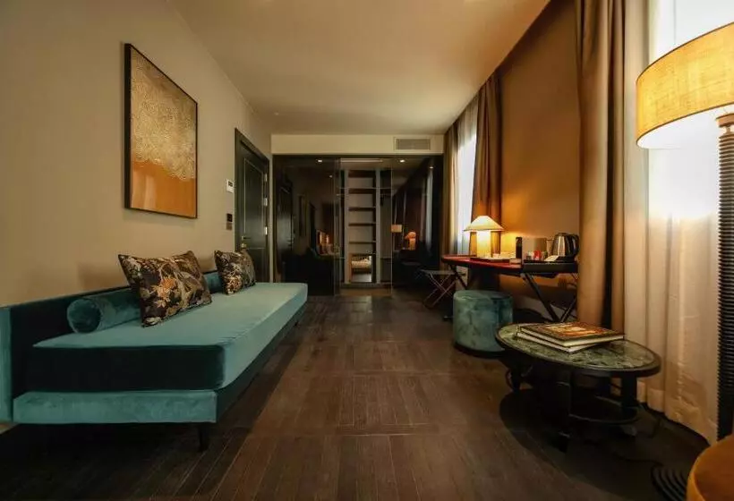 Deluxe Kolmen Hengen Huone, U-Visionary Venezia Hotel