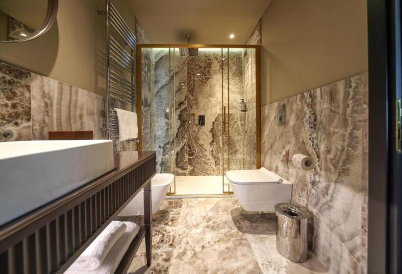 غرفة ديلوكس ثلاثية, U-Visionary Venezia Hotel