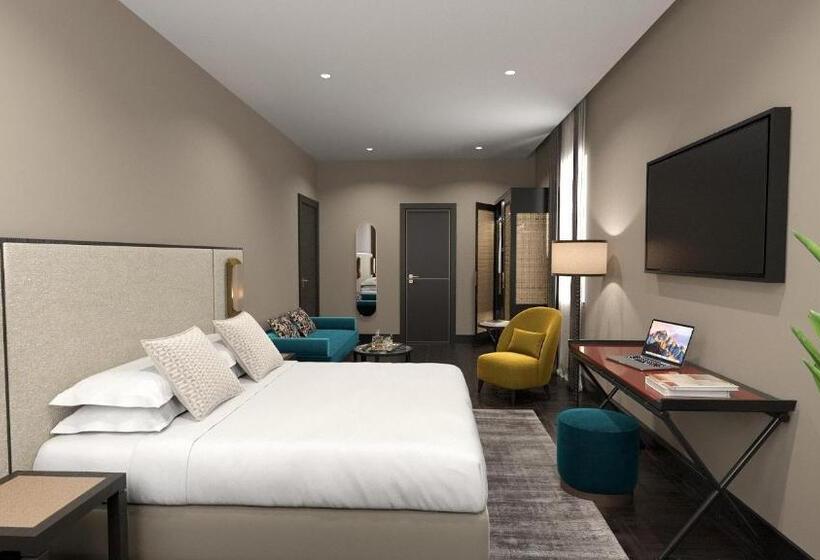 جناح جونيور, U-Visionary Venezia Hotel