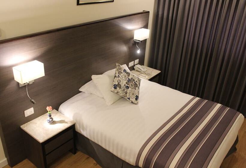 Chambre Economy Individuelle, Ambassador