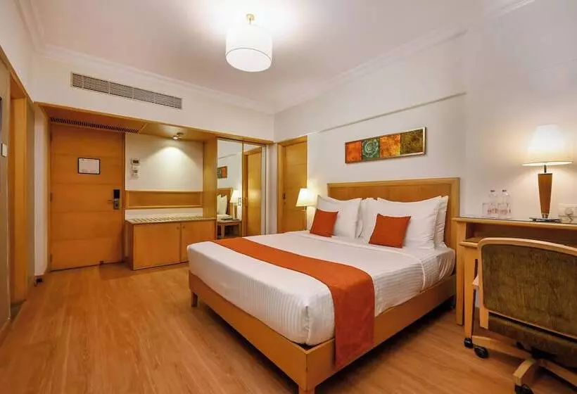 デラックスルーム, Fariyas Hotel Mumbai , Colaba
