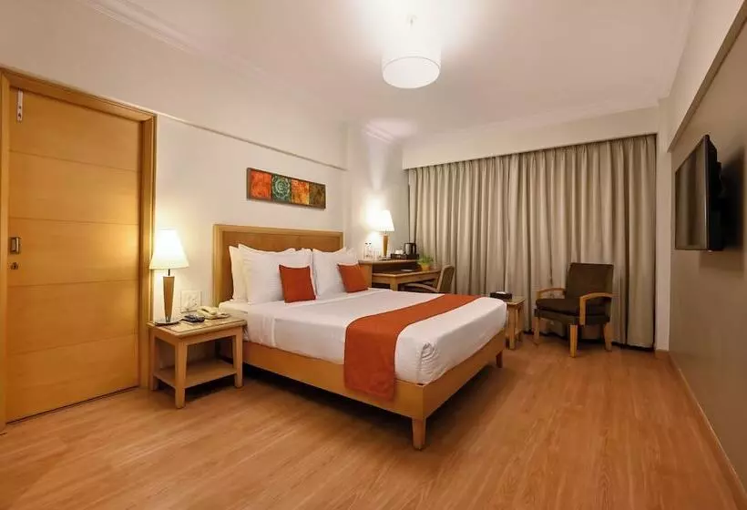 デラックスルーム, Fariyas Hotel Mumbai , Colaba