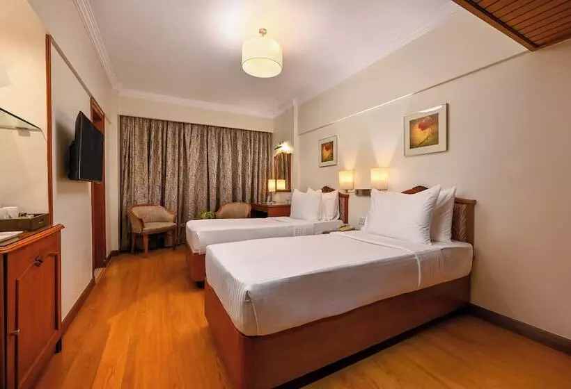 スーペリアールーム, Fariyas Hotel Mumbai , Colaba