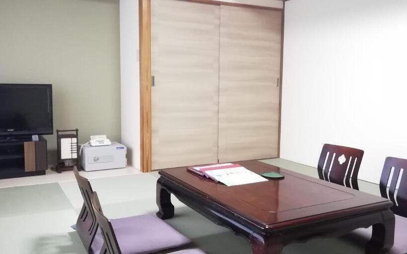 غرفة قياسية, Kagetsuen