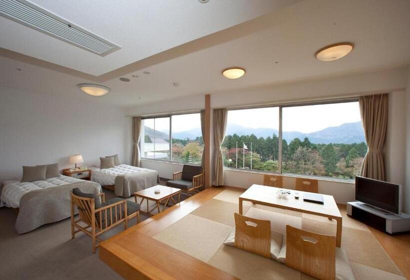 غرفة قياسية مطلّة علي الحديقة, Kagetsuen