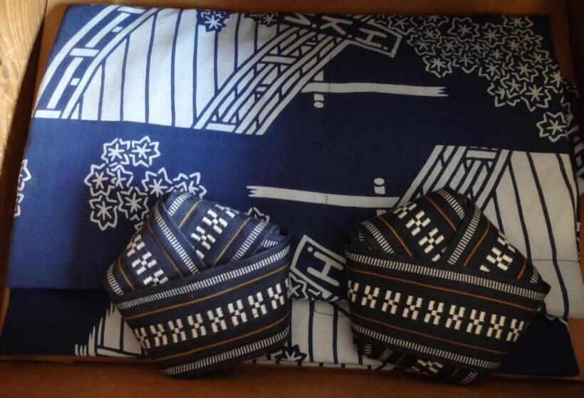 غرفة قياسية, Nikko Kanaya