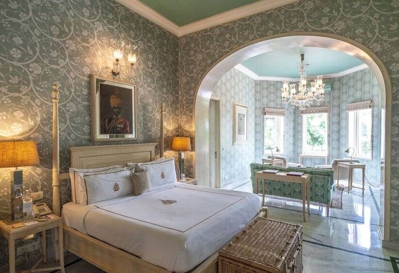 スイート, Rajmahal Palace Raas