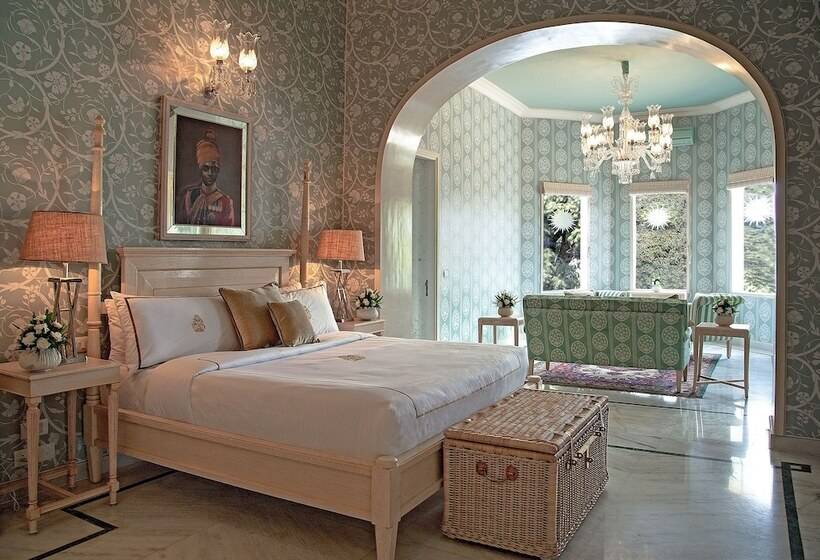 スイート, Rajmahal Palace Raas