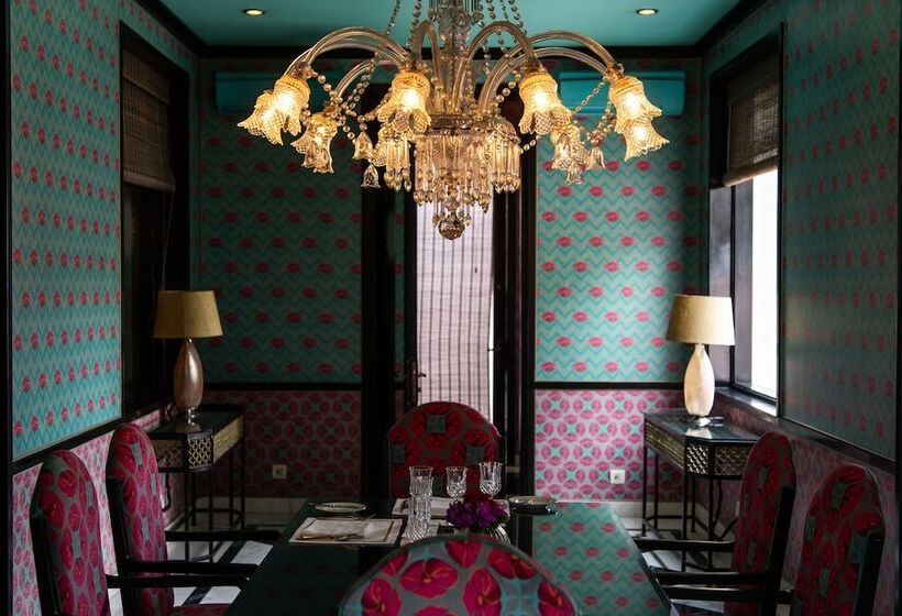 スイート, Rajmahal Palace Raas