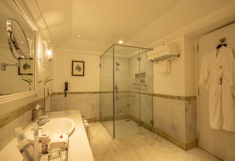 수피리어 룸, Savoy  Ihcl Seleqtions