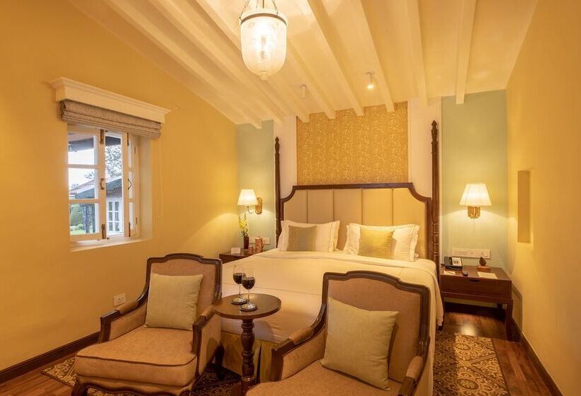 디럭스 룸, Savoy  Ihcl Seleqtions