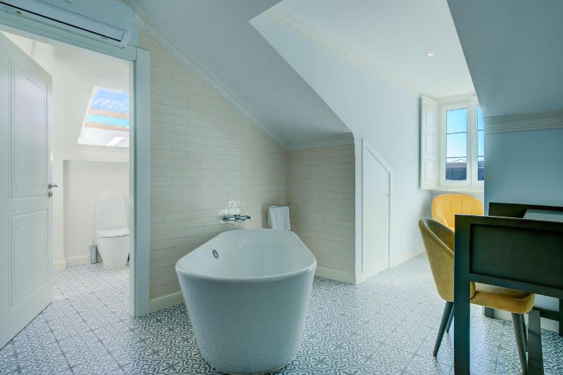 Номер Премиум, Sheraton Okinawa Sunmarina Resort