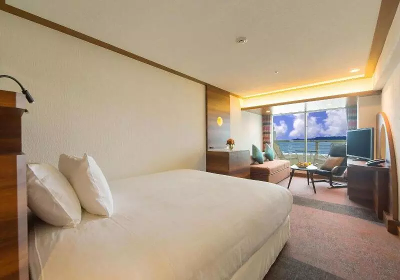 オーシャンビュースタンダードルーム, Sheraton Okinawa Sunmarina Resort