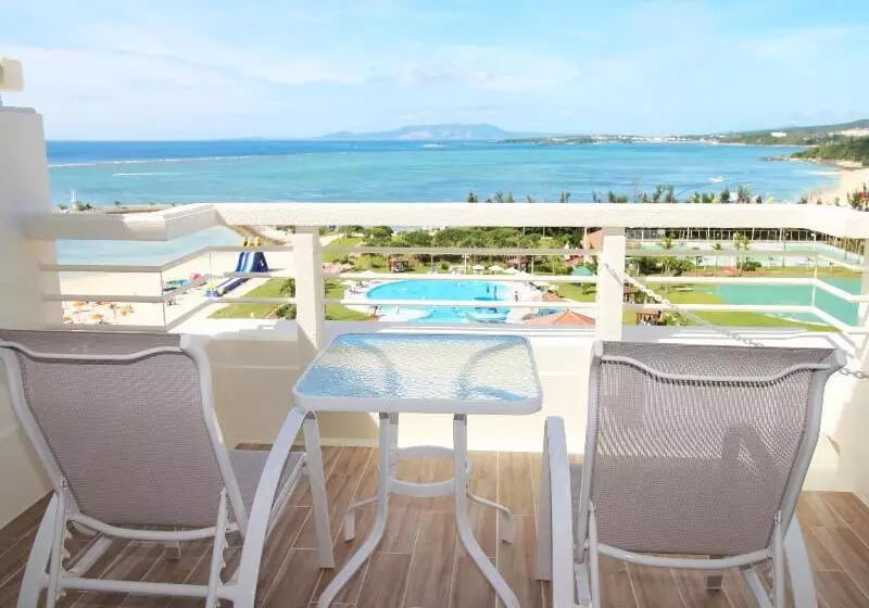 オーシャンビュースタンダードルーム, Sheraton Okinawa Sunmarina Resort