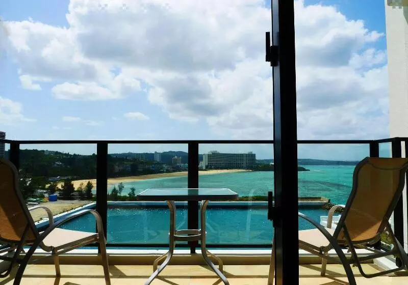 オーシャンビューのプレミアムルーム。, Sheraton Okinawa Sunmarina Resort
