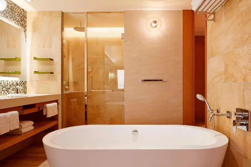 オーシャンビューのプレミアムルーム。, Sheraton Okinawa Sunmarina Resort