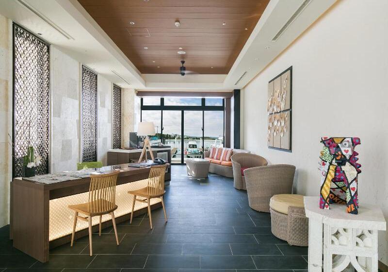 Номер Премиум, Sheraton Okinawa Sunmarina Resort