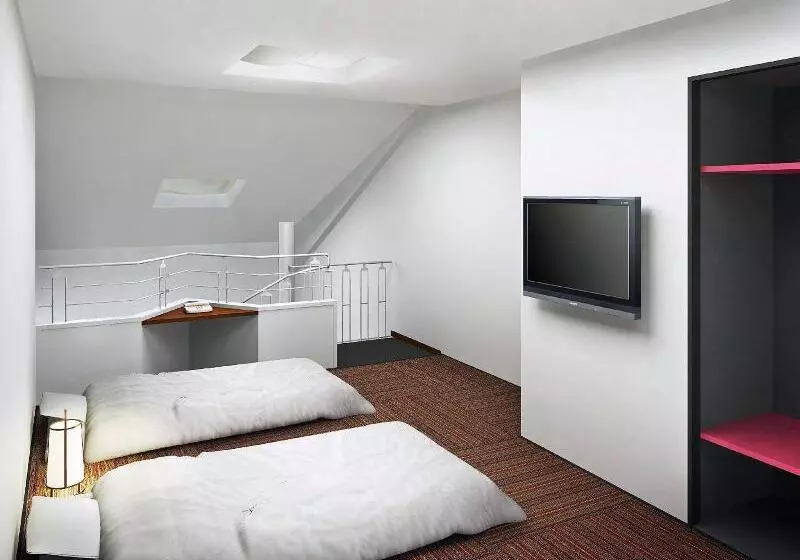 キングサイズベッドのスタンダードルーム, Sheraton Okinawa Sunmarina Resort