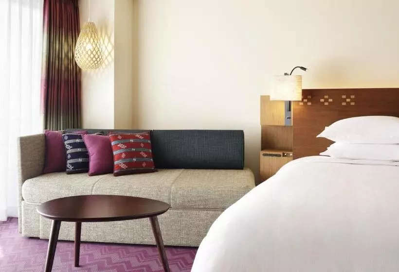 オーシャンビューのプレミアムルーム。, Sheraton Okinawa Sunmarina Resort