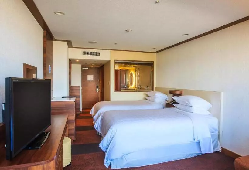 バルコニー付きスタンダードルーム, Sheraton Okinawa Sunmarina Resort