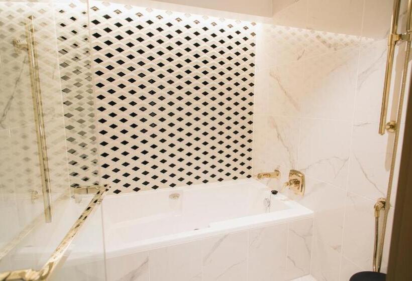 Deluxe Room Mountain View, Fauchon Hotel Kyoto   A Member Of The Leading Hotels Of The World