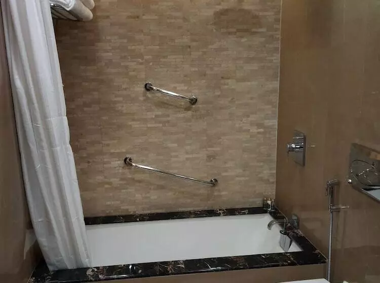Suite Deluxe, Taj Bengal