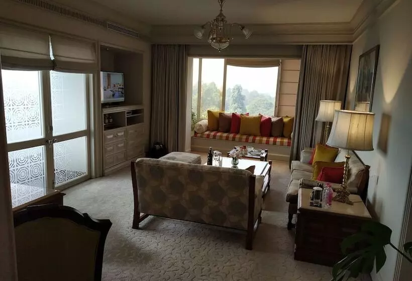 Suite Deluxe, Taj Bengal
