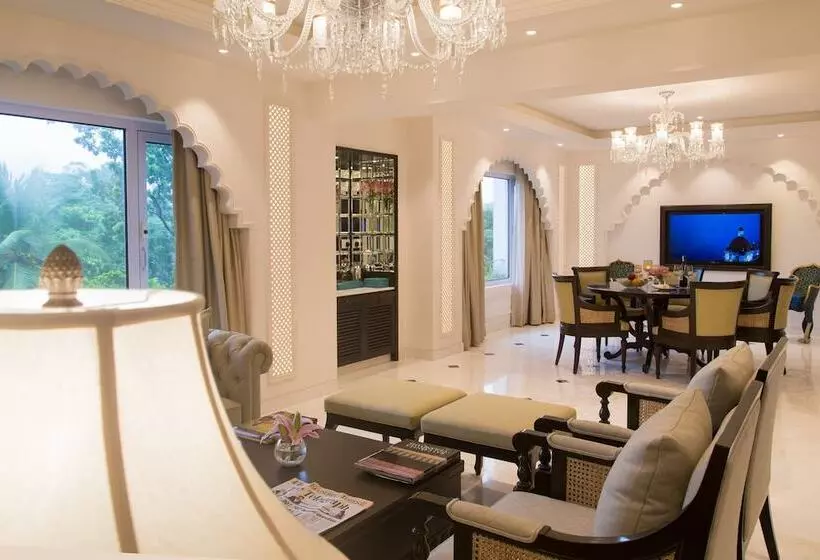 Suite Deluxe, Taj Bengal