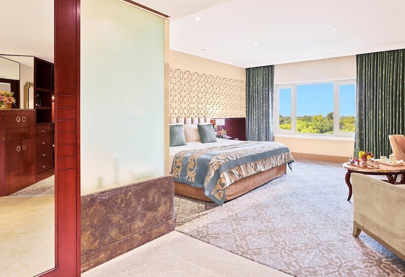 غرفة كلوب, Taj Palace, New Delhi