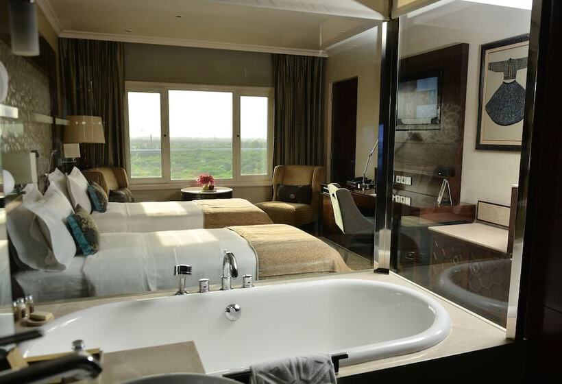 غرفة كلوب, Taj Palace, New Delhi