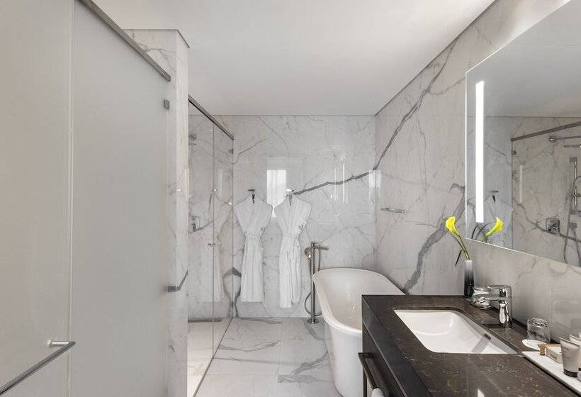 סוויטה, The Inbal Jerusalem