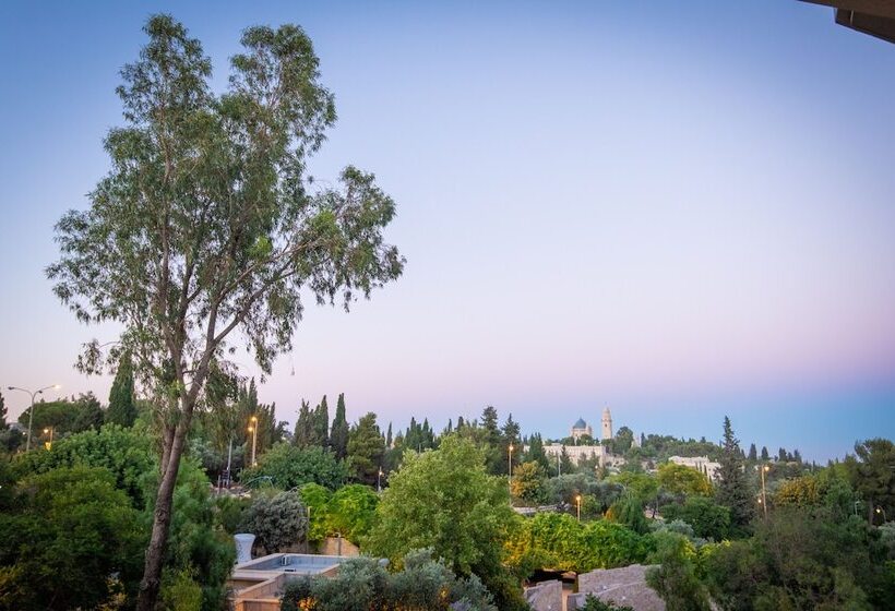 חדר משפחתי מקשר, The Inbal Jerusalem