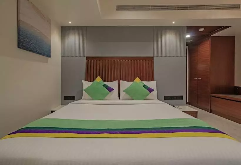 デラックスルーム, Treebo Regency   Bund Garden, Dhole Patil Road