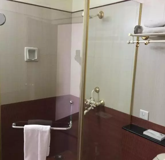デラックスルーム, The Mascot Hotel   A Heritage Living Experience