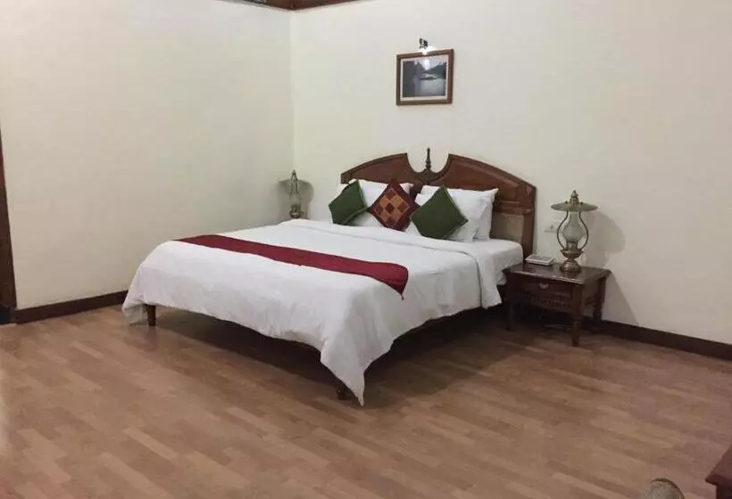 デラックスルーム, The Mascot Hotel   A Heritage Living Experience