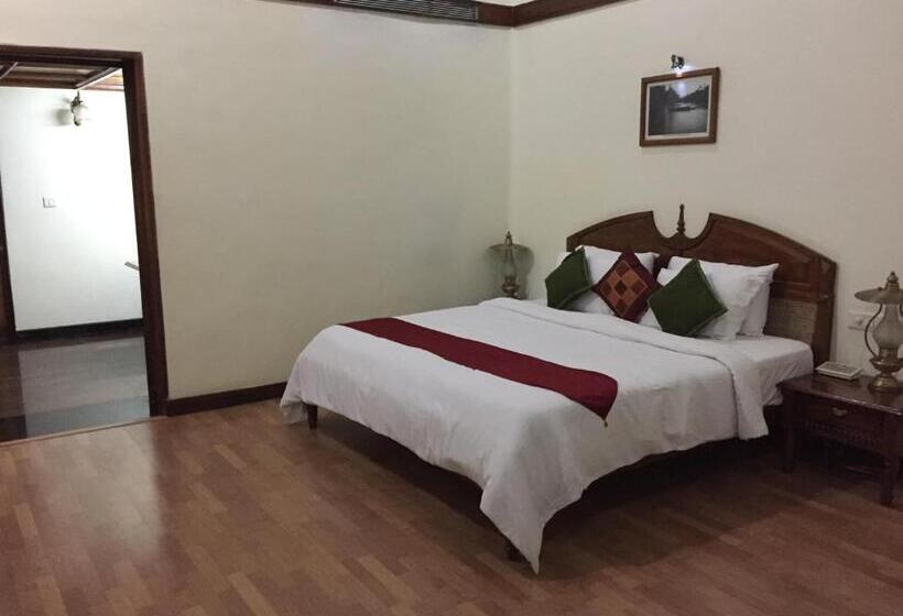 اتاق لوکس, The Mascot Hotel A Heritage Living Experience