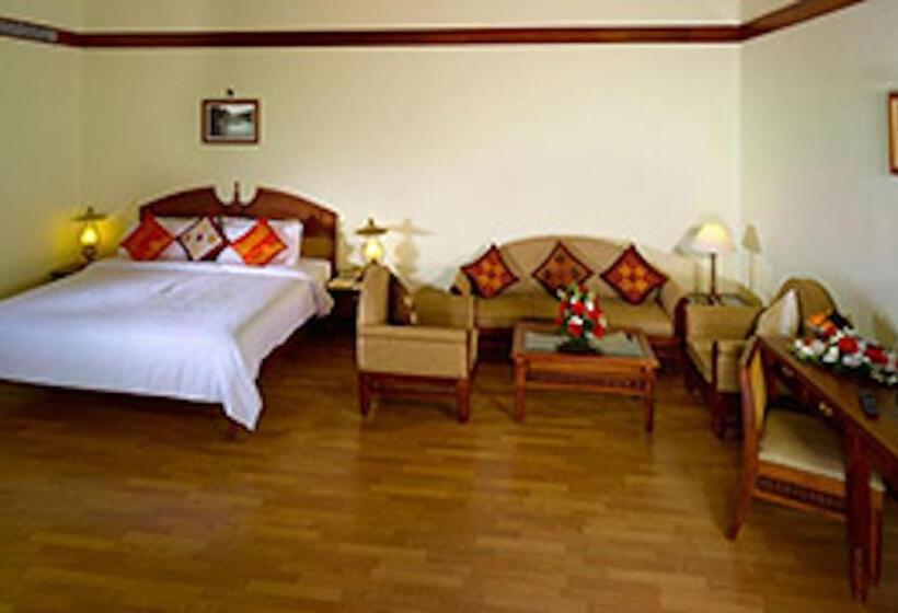 디럭스 룸, The Mascot Hotel   A Heritage Living Experience
