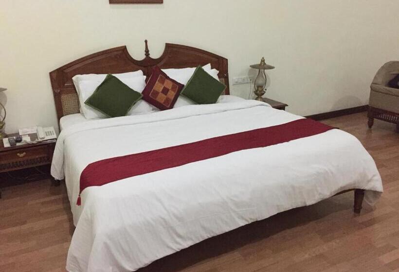 Premium Kamer, The Mascot Hotel   A Heritage Living Experience