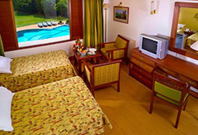 سوییت با چشمانداز باغ, The Mascot Hotel A Heritage Living Experience